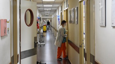 El personal de salud es considerado esencial durante la pandemia por el nuevo coronavirus. Foto Florencia Salto.