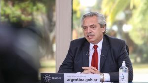 Fernández no descartó endurecer la cuarentena por la suba de casos