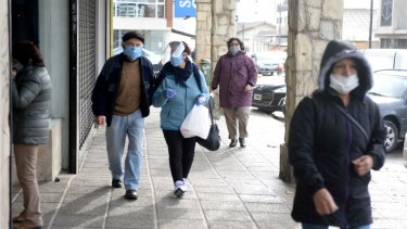 Desde marzo hasta la fecha, 1.467 personas contrajeron la COVID-19 en Bariloche de las cuales 1.067 se curaron y 27 murieron. (Foto: archivo)