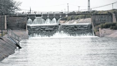 El Alto Valle se llena de esperanza con el inicio de la temporada de riego