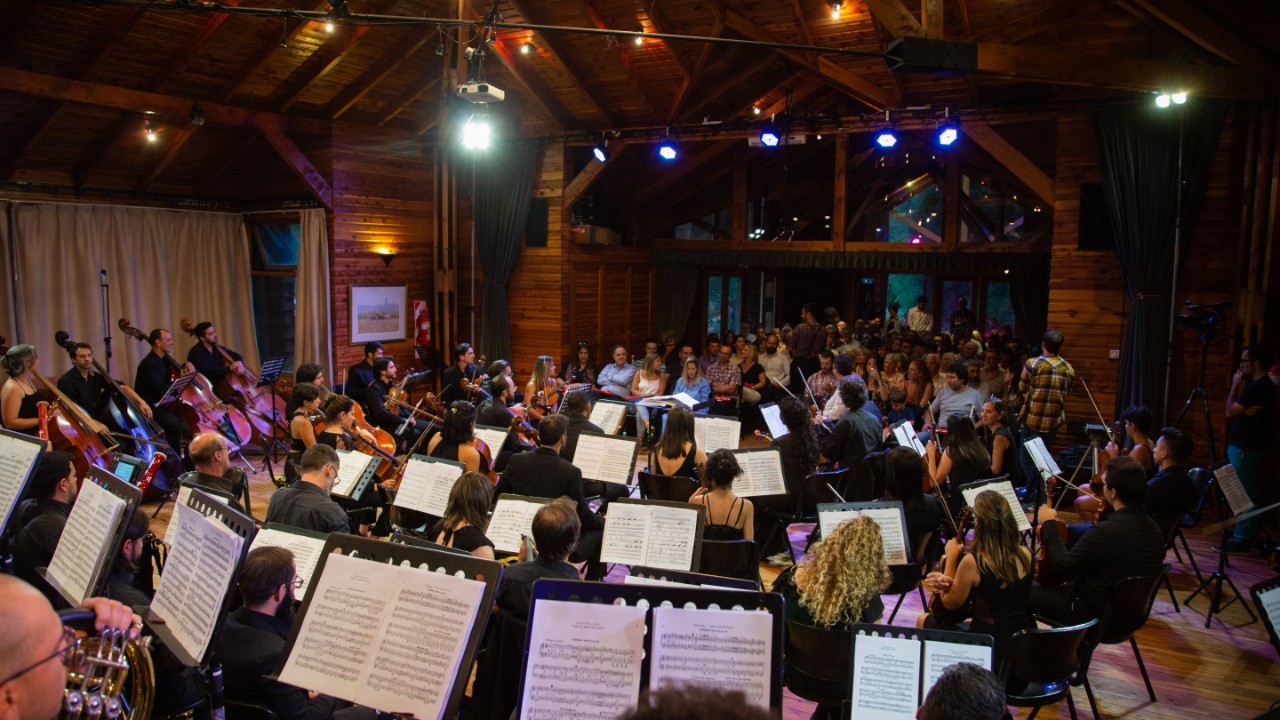 La Orquesta Filarmónica de Río Negro en una presentación. Ahora todo es virtual. Foto: gentileza