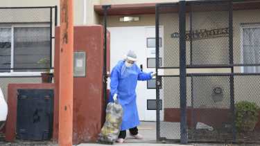 La residencia de calle Los Aromos al 1400 sufrió un brote de covid. (Foto: Florencia Salto)