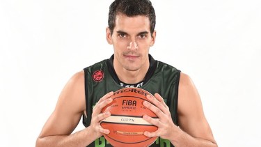 Stokolmo ganó en el estreno del básquet uruguayo