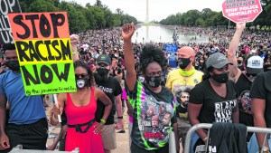Multitudinaria marcha contra el racismo en Estados Unidos