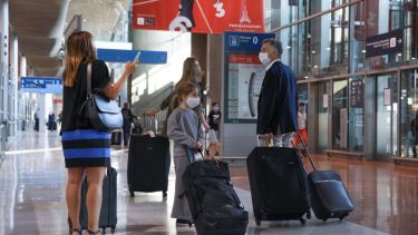 El ex presidente participó de manera virtual de la reunión, ya que llegó a Francia en los últimos días.-