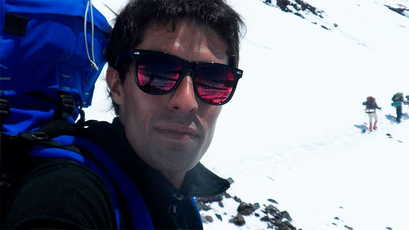 Mariano Sarasua Belich se dedicaba al andinismo y había llegado a escalar el Everest. (Gentileza Diario La Provincia).-