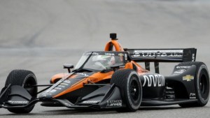 Sobrepasos casi imposibles en las 500 Millas de Indianápolis