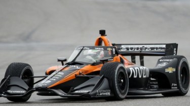 Sobrepasos casi imposibles en las 500 Millas de Indianápolis