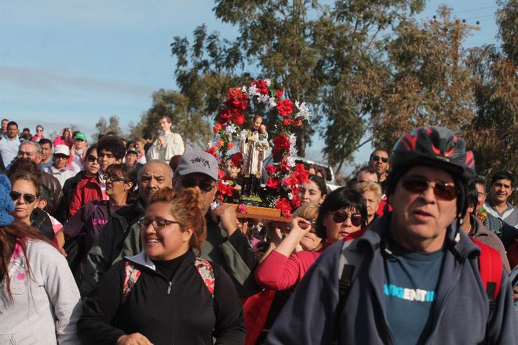 La tradicional marcha por San Cayetano de Cinco Saltos, este año no se hará por la pandemia. (Foto: Archivo Oscar Livera)