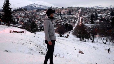 La curva de contagios en Bariloche se desacelera después del pico de comienzos de agosto. Foto Archivo