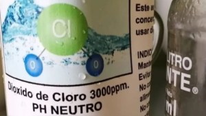 ¿El dióxido de cloro sirve para prevenir o tratar COVID-19?