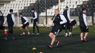Damián Jara, uno de los que sigue en el plantel albinegro. (Foto: Archivo Mauro Pérez)