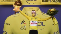 Imagen de Pogacar hace historia en el Tour de Francia