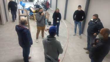 Los dirigentes recorrieron la obra de refacción de la delegación Viedma. Foto: gentileza.