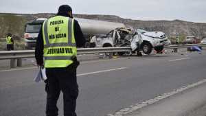 Dos muertos en vuelco en la Ruta 22 en Regina