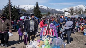 Reabrió la feria de la calle Otto Goedecke, la más popular de Bariloche