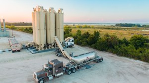 Llegan a Vaca Muerta las arenas de cercanía