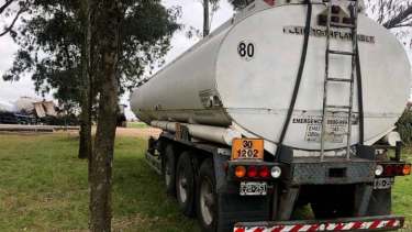 En los allanamientos secuestraron herramientas, dinero, teléfonos y todo tipo de transportes, incluidos tailers tipo cisterna. 