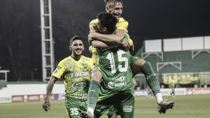 Defensa y Justicia volvió a jugar después de seis meses y goleó