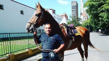 El gobierno nacional decretpo duelo nacional en honor a Roldán, el inspector asesinado ayer. (Gentileza).-