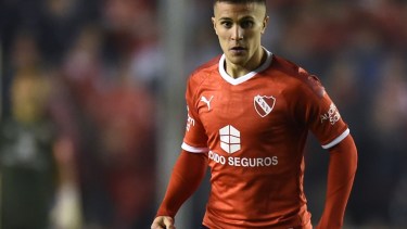 Fabricio Bustos es pretendido en La Ribera, pero el Rojo quiere a Rossi y a Marcone, su eterna obsesión.