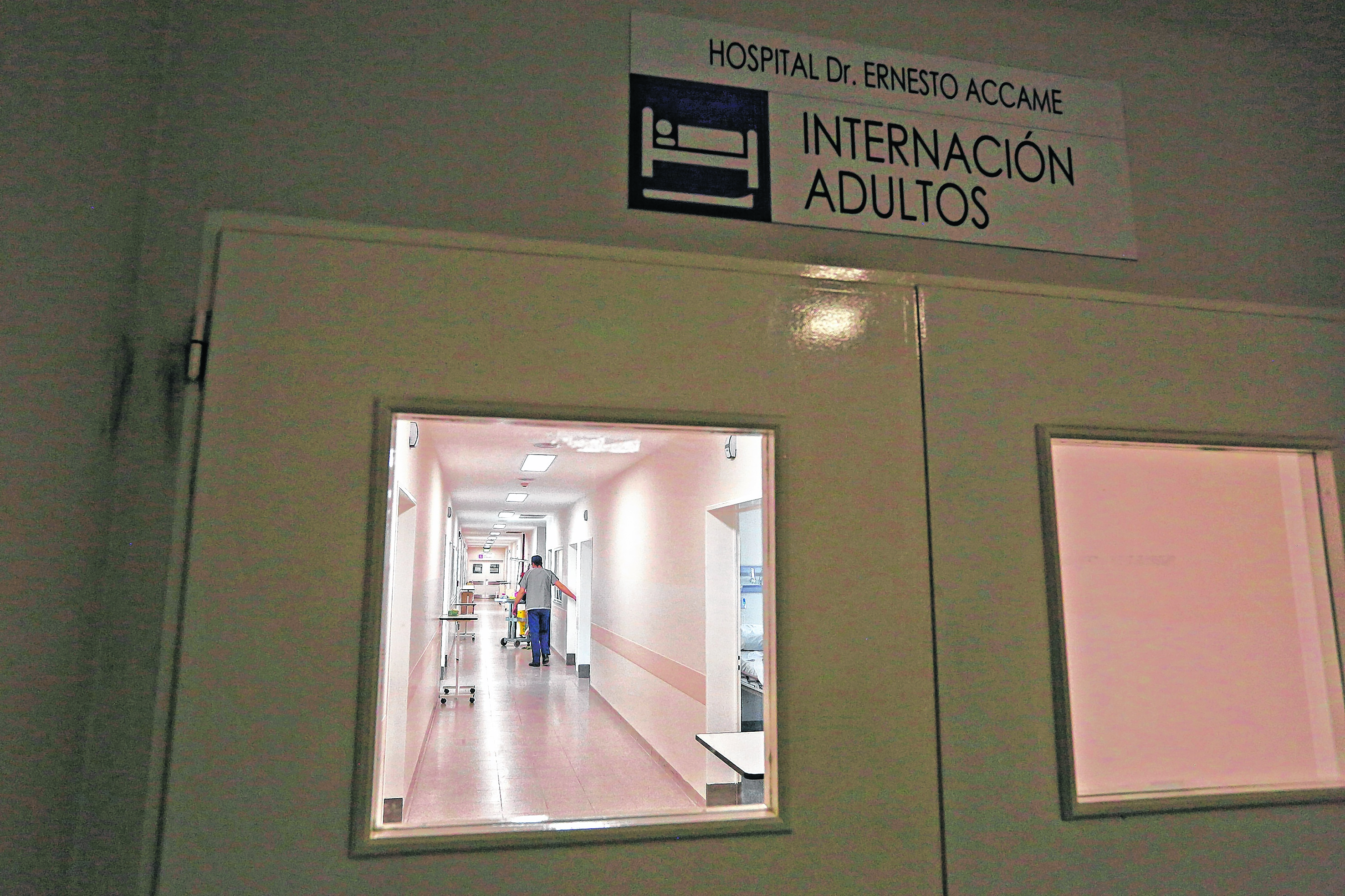 En el hospital de Allen se están realizando los preparativos para reactivar la terapia covid. Foto Juan Thomes.
