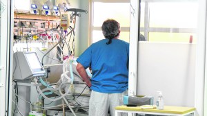 Día crítico: ocho muertes y 182 casos de coronavirus en Neuquén