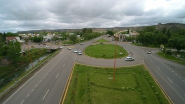 Vialidad Nacional comenzó con tareas de reacondicionamiento de la ruta 22 en Regina. (Foto Néstor Salas)