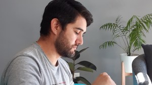 ¿Qué no te puede faltar en esta cuarentena? Contesta Víctor Valdebenito