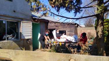 Carmen fue recibida por sus vecinos con una caravana, para celebrar. (Gentileza).-