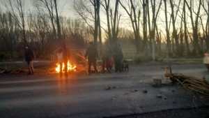 Desocupados de El Chañar dejaron la ruta con promesas de trabajo