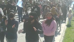 En Roca también hubo manifestación del personal policial por los salarios