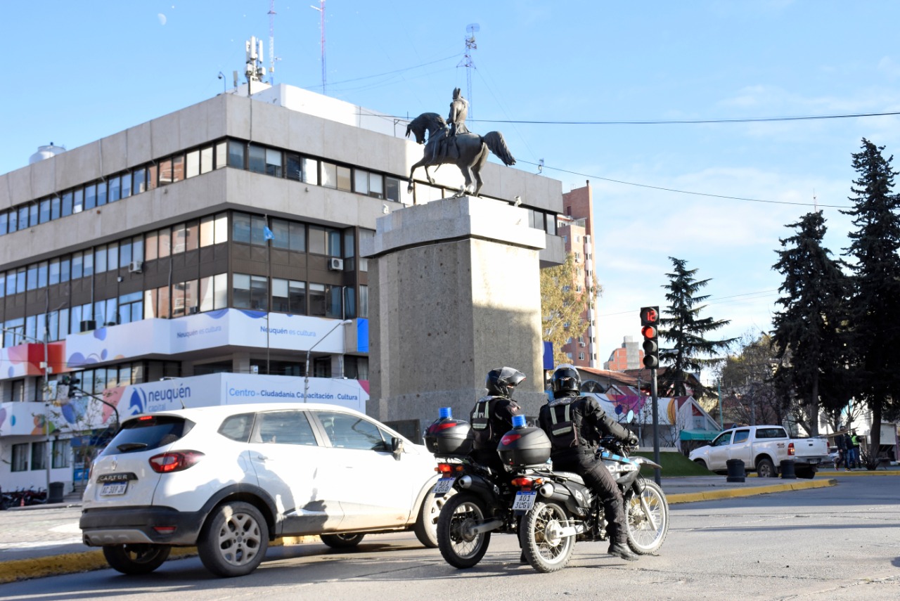 La municipalidad de Neuquén informóanoche sobre la agresión que dejó internado a un inspector de tránsito.(foto archivo Flor Salto)