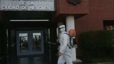 La desinfección comenzó hoy a las 7 en el Deliberante (gentileza)