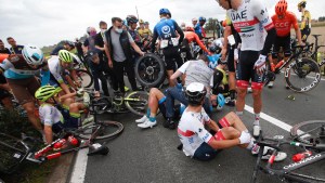 Ciclismo: otro impactante accidente en una carrera en Bélgica