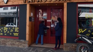 Clausuran una cervecería en Bariloche por un festejo sin protocolos