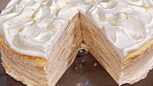¿Te va esta torta de limón con crepas?