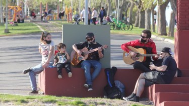 El coronavirus no frenó los festejos primaverales en Neuquén. (Foto: Oscar Livera)