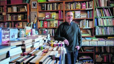 El nuevo libro de Di Tata Roitberg reúne cinco relatos ambientados en ciudades patagónicas.  Foto: archivo