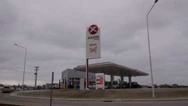 El hecho ocurrió la madrugada de este sábado en la estación de servicio de Pasaje Gutiérrez y avenida Juan Herman, en Bariloche (Foto archivo)