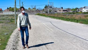 Gastón renda recorrió el el sector donde se realizará la obra básica. Foto: gentileza.