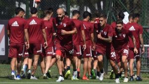 Copa Libertadores: River viaja a Lima para jugar mañana ante Binacional