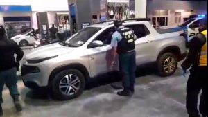 Video: un gendarme huyó de un control en Junín por no tener permiso para circular