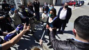 Carreras escuchó planteos de trabajadores del hospital de Regina