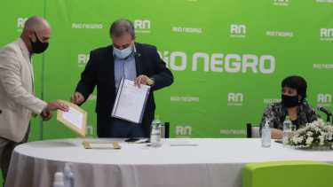 El acto se desarrolló en la Casa de Gobierno en Viedma. Foto: gentileza.