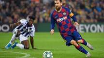 Imagen de Lionel Messi tiene la pelota y Barcelona lo espera