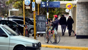Desde hoy los comercios de Regina tendrán una hora más de atención