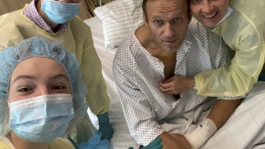 Navalny, el líder opositor ruso, volvió a respirar por sus propios medios