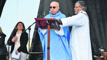  Estuvo al frente de la Diósesis de Neuquen por 10 años. En 2001 se traslado a Lomas de Zamora.