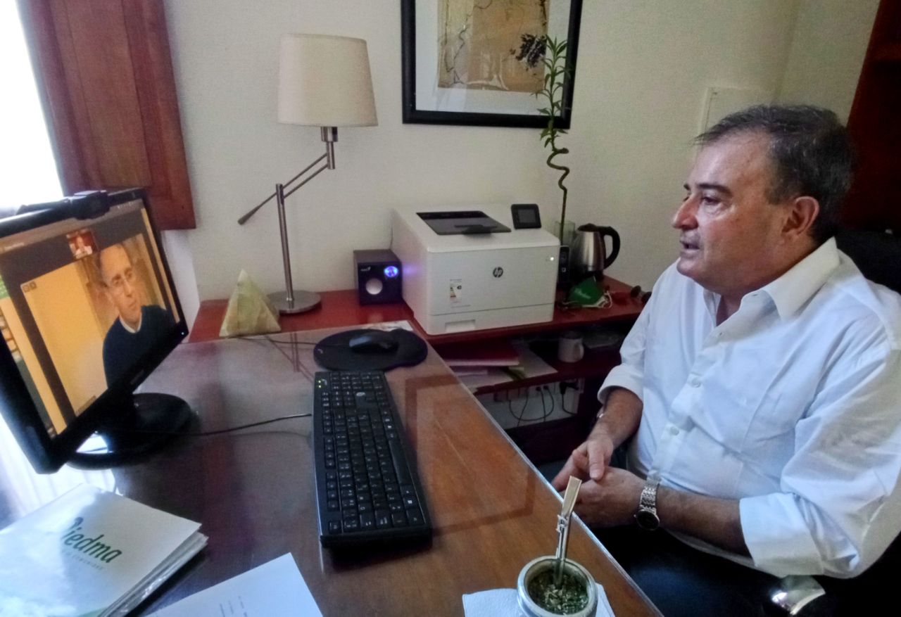Hubo videoconferencia entre el ministro de Obras Públicas de la Nación,Gabriel Katopodis y el intendente de Viedma, Pedro Pesatti. Foto Gentileza.
